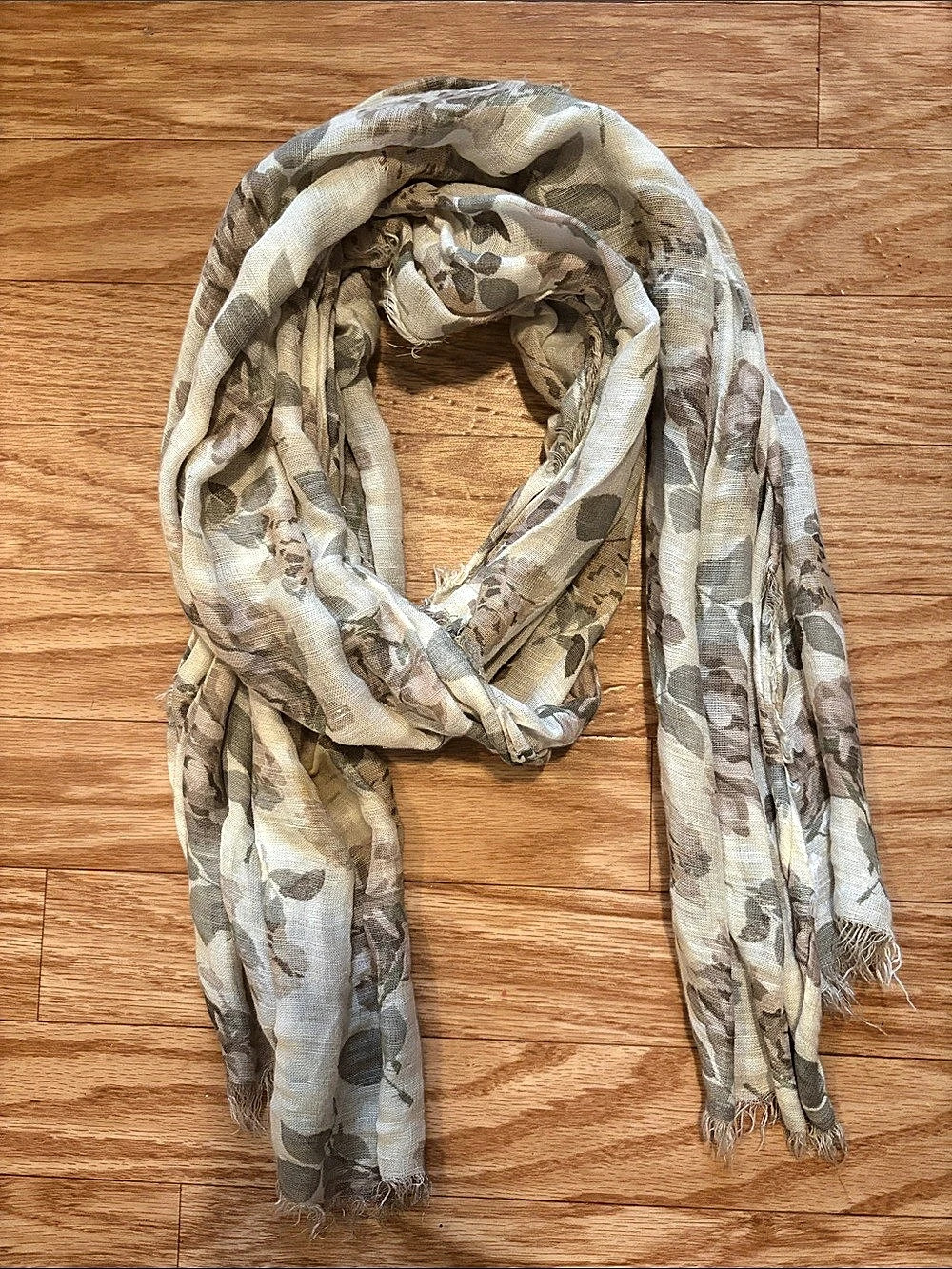 H&M Floral Print Scarf in Gray & Beige